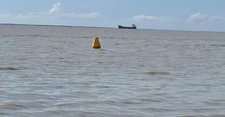 চাঁদপুরের মেঘনায় সাড়ে ১৮ হাজার বস্তা সিমেন্টসহ জাহাজ ডুবি